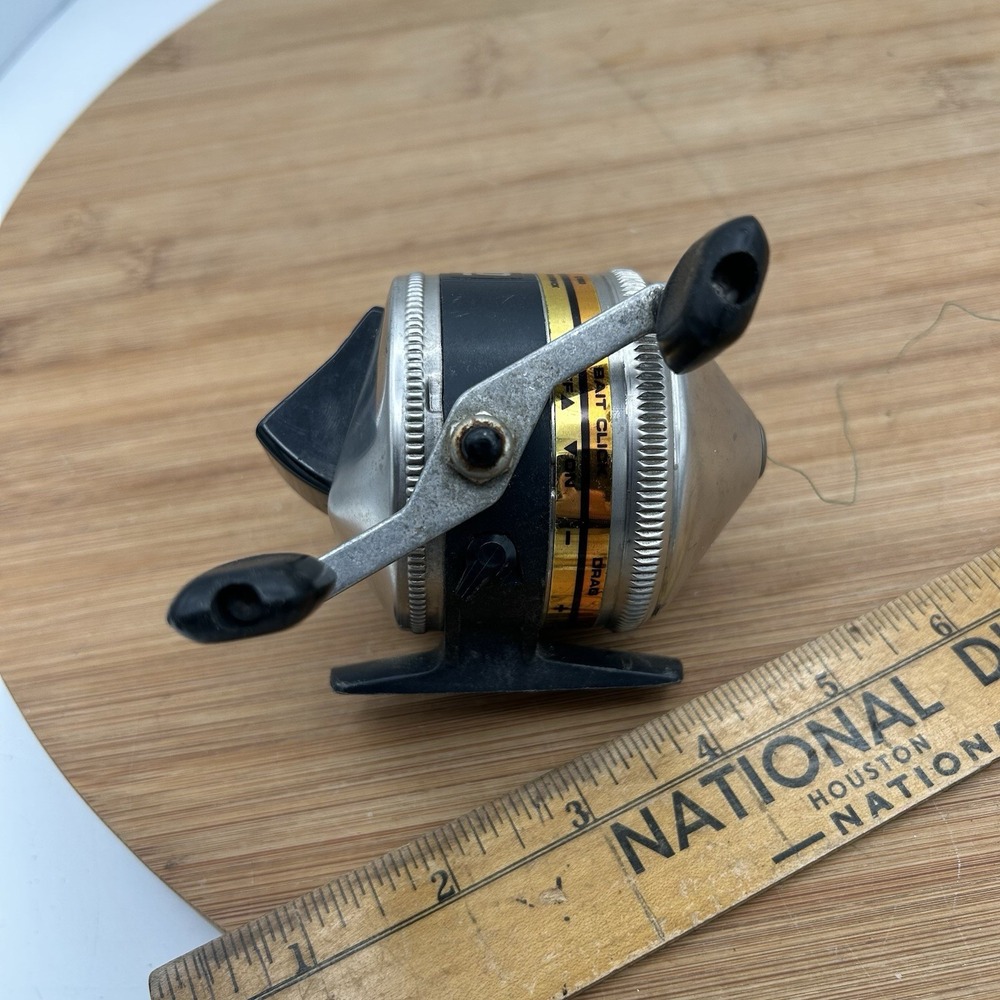 Vintage‎ 1982-1983 Zebco "33" Freshwater Reel.  Good Condition